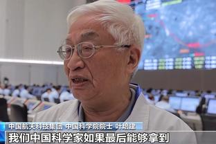 又送礼！吧友锐评菲利普斯：瓜瓜都处理不了，曼城出去的最烂的