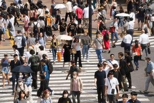 投疯了！豪泽过去3场场均出手10.7次三分 命中率达65.6%